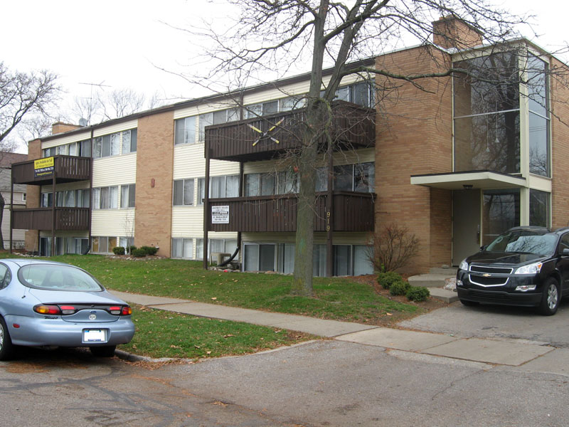 915 S. Division Exterior 3