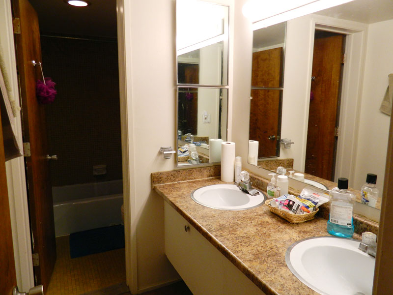 820 Fuller Bathroom 1